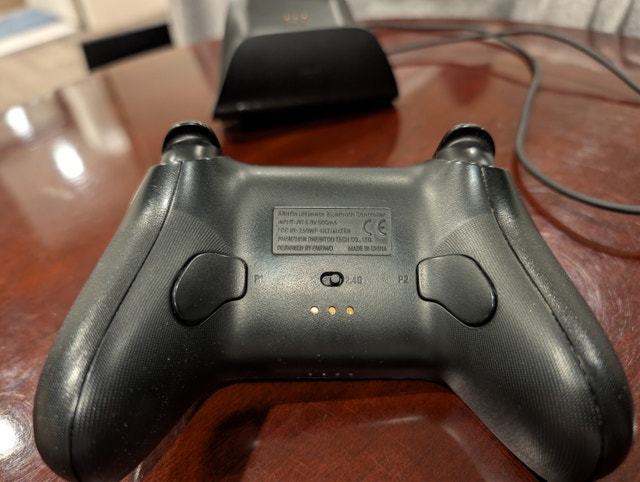 8Bitdo Ultimate Bluetooth Controller with Charging Dock - Good - photo 3