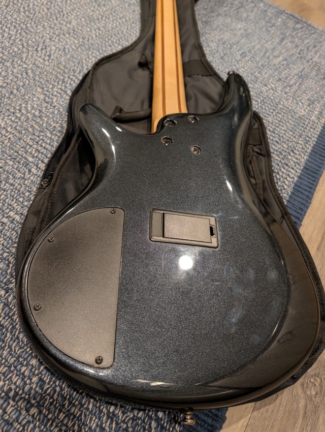 Ibanez SR300E Bass Guitar - Very Good - photo 3