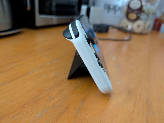 Nintendo Switch OLED Console White with Case - Like New - photo 3