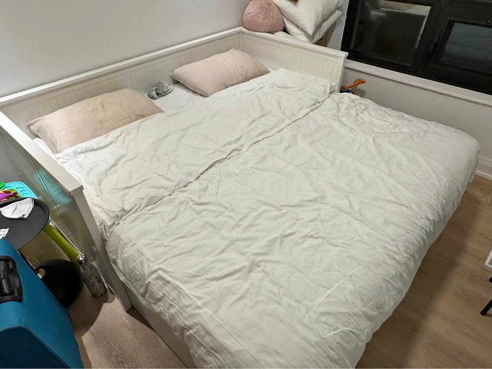 IKEA HEMNES DAYBED