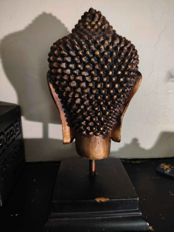 Bhudda Head Statue - photo 3