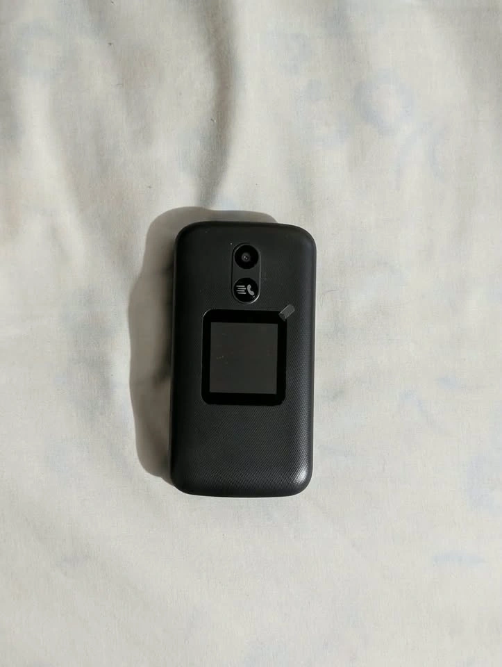Tech Clearout – Phones & Accessories - photo 4