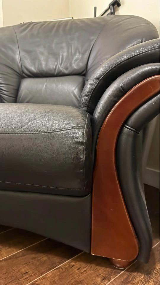 Black leather club chair/arm chair - photo 3