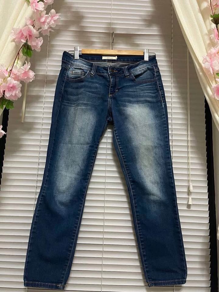 Lot of 4 Pair of Jeans in Excellent Condition!!! - photo 5