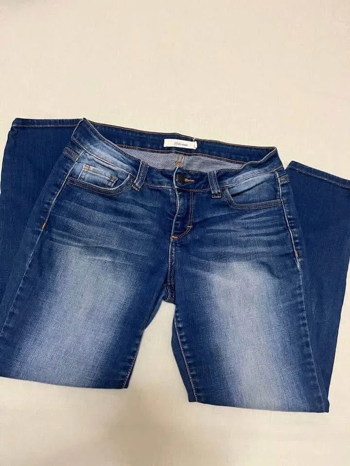 Lot of 4 Pair of Jeans in Excellent Condition!!! image indicator(8)