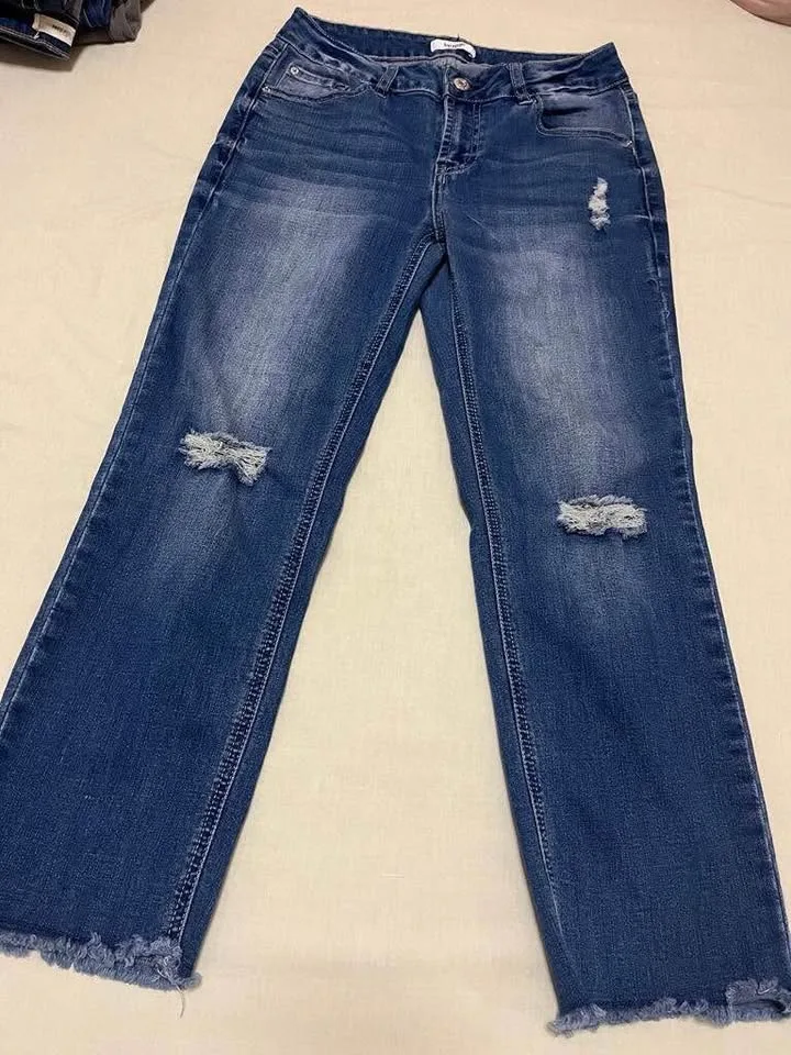 Lot of 4 Pair of Jeans in Excellent Condition!!! image indicator(10)