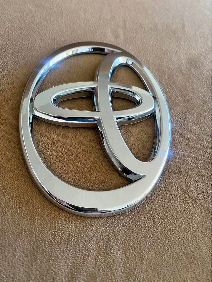 Corolla logo emblem