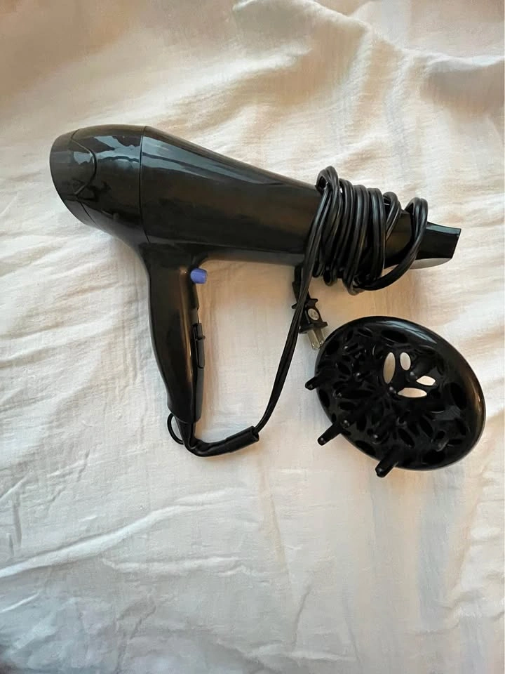 Hair dryer