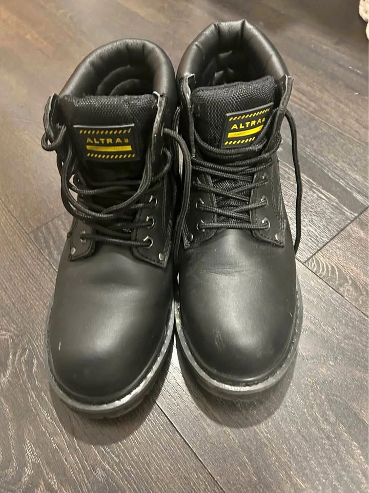 Work Safety / construction shoes size 7 men