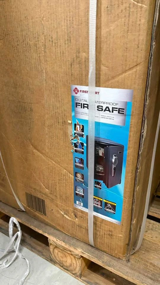 Sealed First Alert 2.14 cu. ft. Waterproof Fire Resistant Safe - photo 4