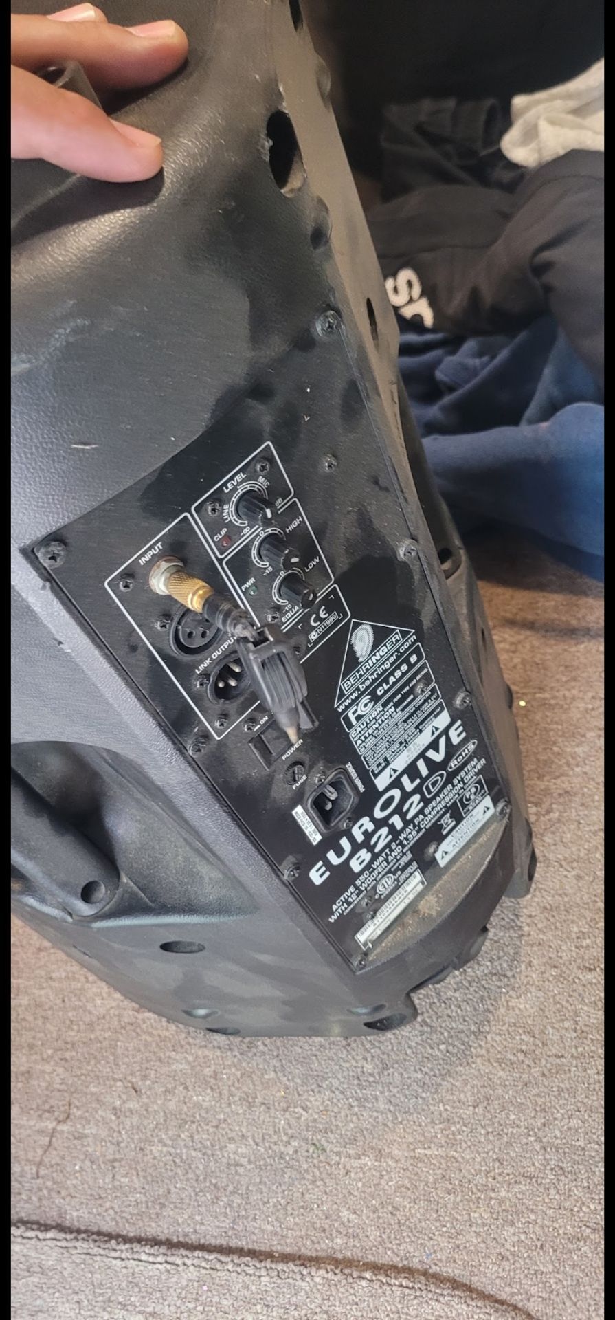 Powered DJ Speaker / Monitor Behringer Eurolive B212D Active PA - photo 2