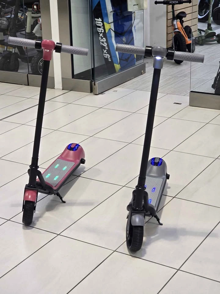 Kids Electric scooter with Bluetooth speakers - photo 2