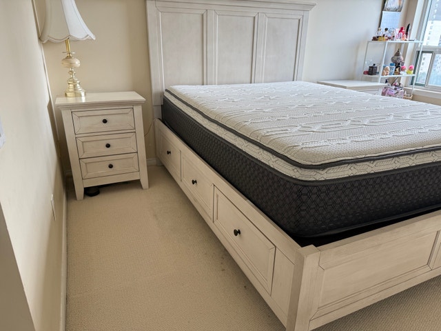 Leons Queen Bed Set (4pc) - photo 2