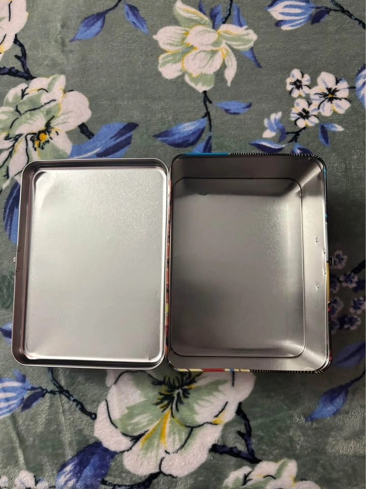 Pokémon TCG Sword & Shield Collector Chest Tin (EMPTY) - photo 3