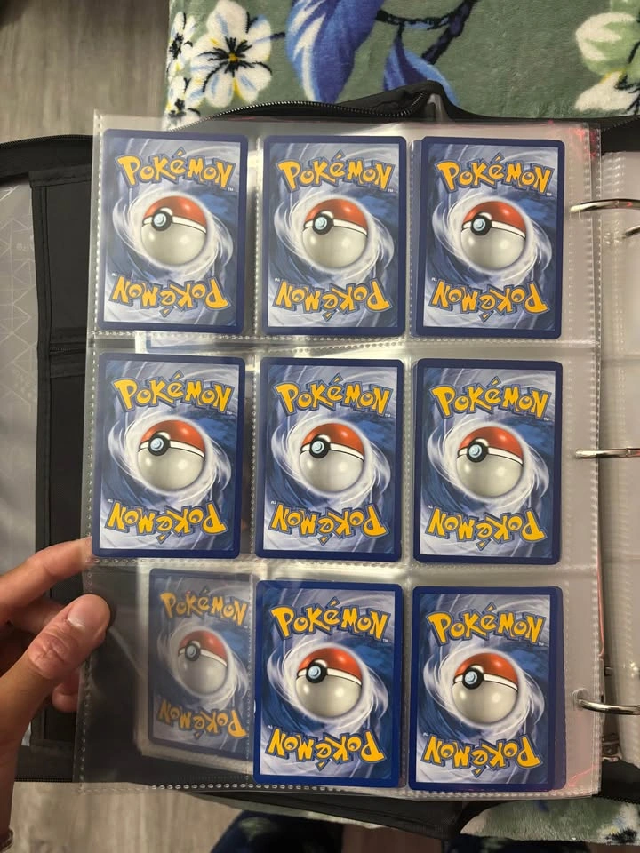 Pokemon TCG Charmander and Charmeleon Card Lot - photo 2