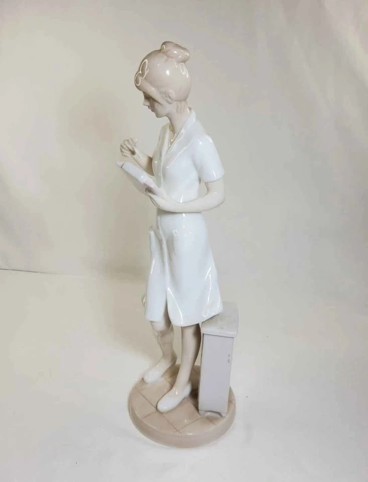 The Valencia Collection Female Nurse Medical Physician Figure St - photo 2