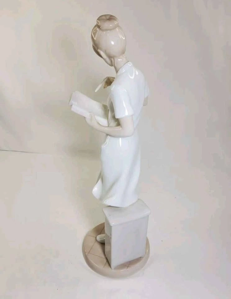 The Valencia Collection Female Nurse Medical Physician Figure St - photo 4