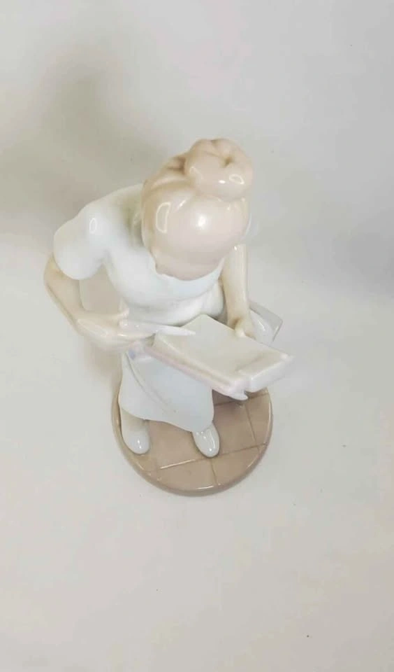 The Valencia Collection Female Nurse Medical Physician Figure St - photo 5