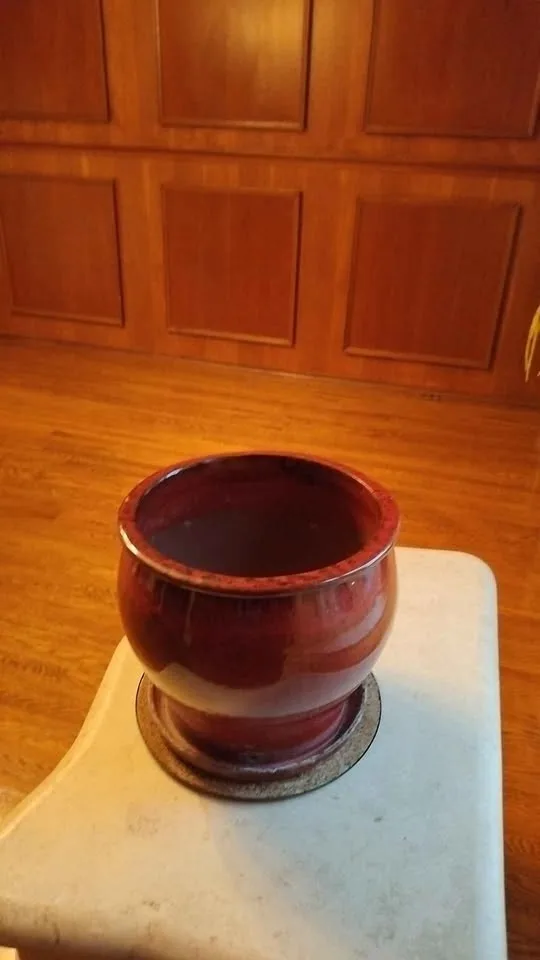 12" Opening Beautiful Design Burgundy Ceramic Planter Pot - photo 3