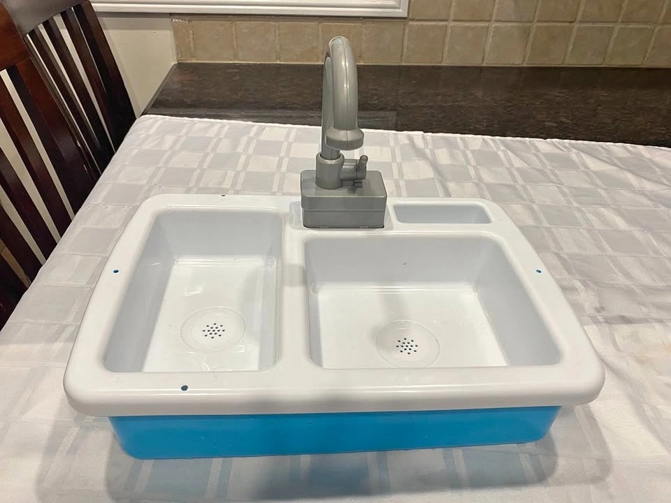 Kitchen Sink Toy Pretend Hard Plastic Drainer Running Water