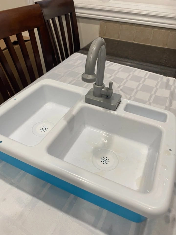 Kitchen Sink Toy Pretend Hard Plastic Drainer Running Water - photo 3