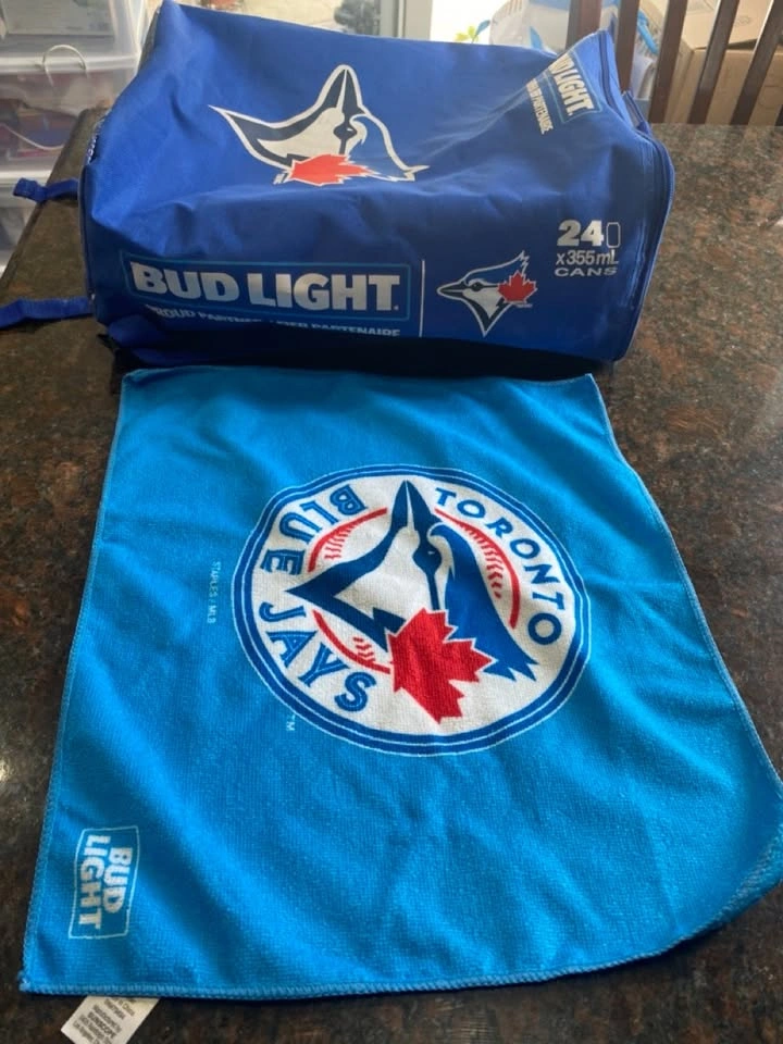Blue Jays Insulated Cooler & Blue Jays / BUD LIGHT Towel Set - photo 3