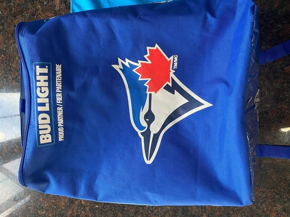 Blue Jays Insulated Cooler & Blue Jays / BUD LIGHT Towel Set - photo 4