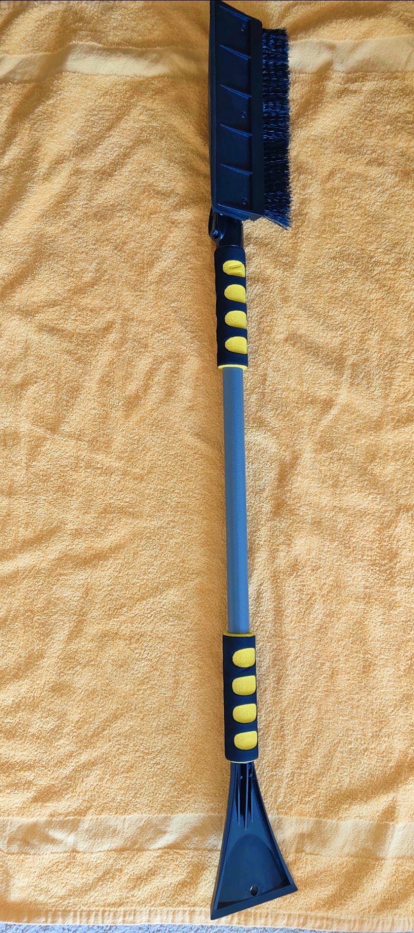 NEW Snow Brush and Ice Scraper with Long Handle