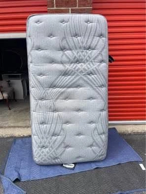 Twin Hybrid Renaissance High End Thick Mattress