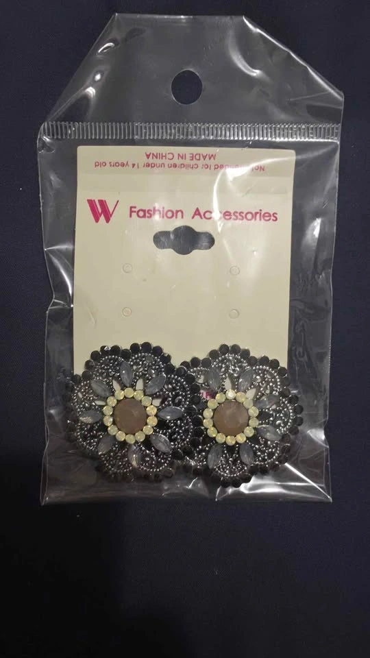 Fashion Accessories Floral Rhinestone Clip-On Earrings - photo 2