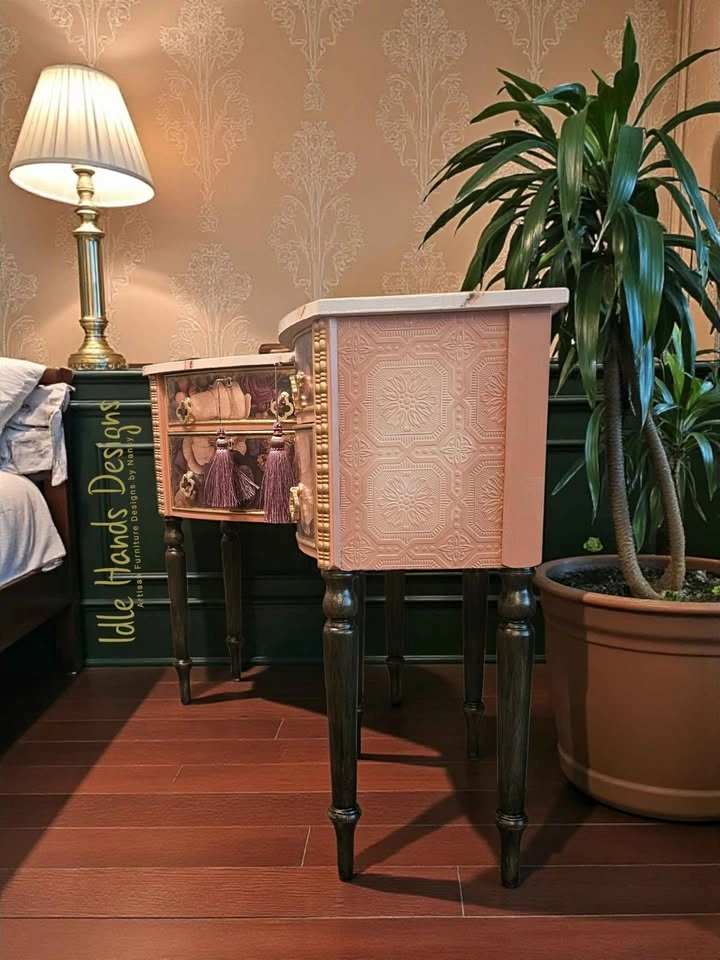 Peachy Keen - Bedside Tables - photo 3