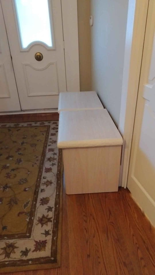 Free 2 Nightstands - photo 2