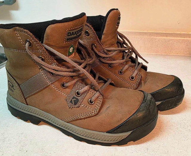 Dakota WorkPro Series Women’s CSA Steel Toe Work Boots – Size 8