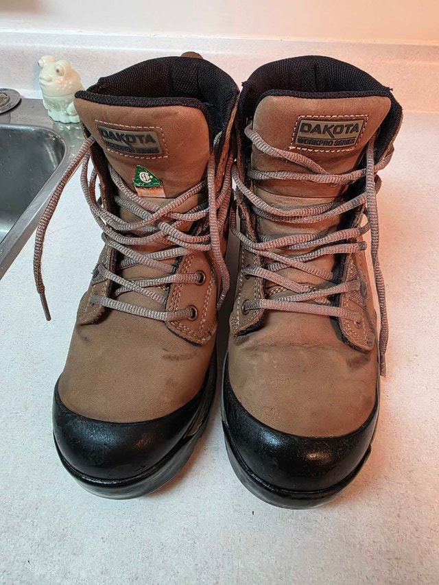 Dakota WorkPro Series Women’s CSA Steel Toe Work Boots – Size 8 - photo 4