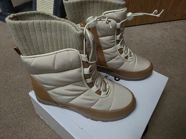 Brand New Penningtons Cream & Tan Quilted Winter Snow Boots