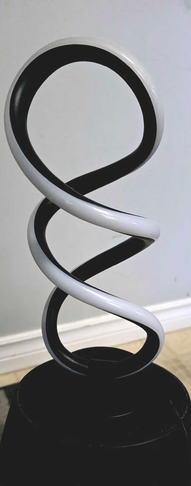Modern Spiral LED Table Lamp – 3 Color Modes!