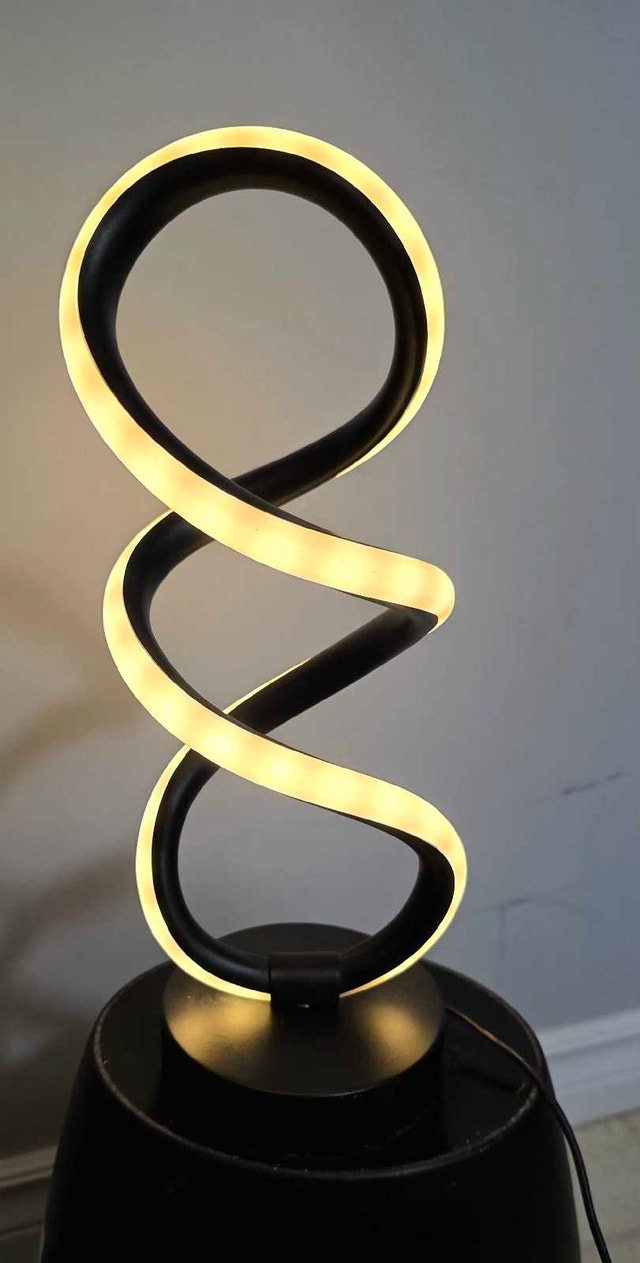 Modern Spiral LED Table Lamp – 3 Color Modes! - photo 4