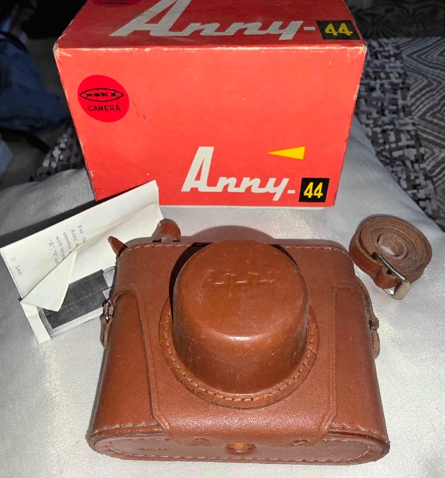 New 1960 Hōei Anny 44 Camera Set - Brand New Condition