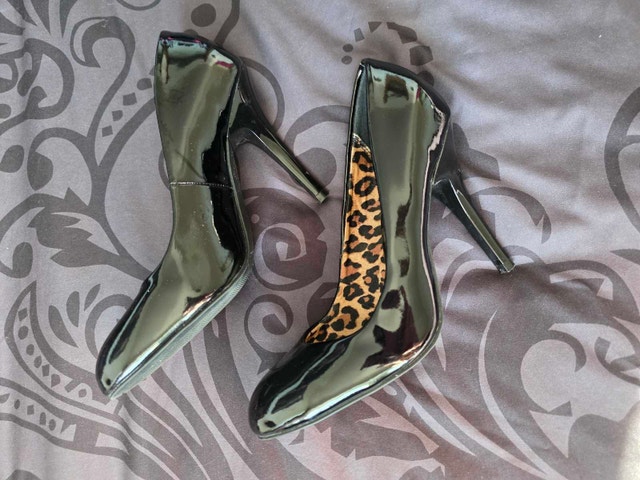 G by Guess Black Patent Pumps - photo 4