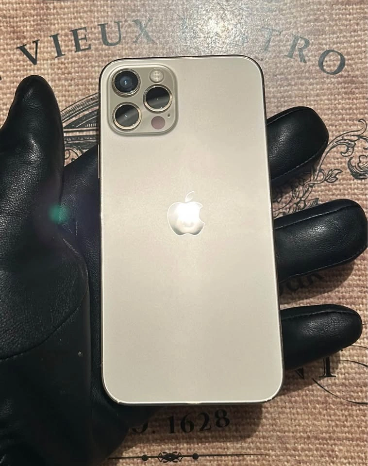(86%)iPhone 12 Pro 256GB - Great Condition + Accessories - photo 3