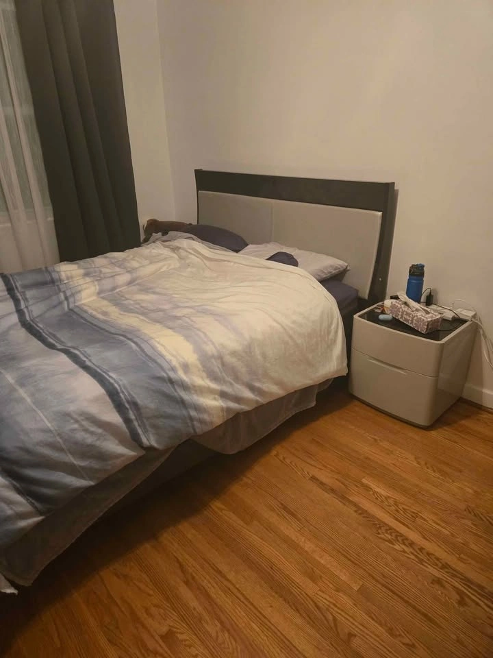 Queen size platform bed - photo 5