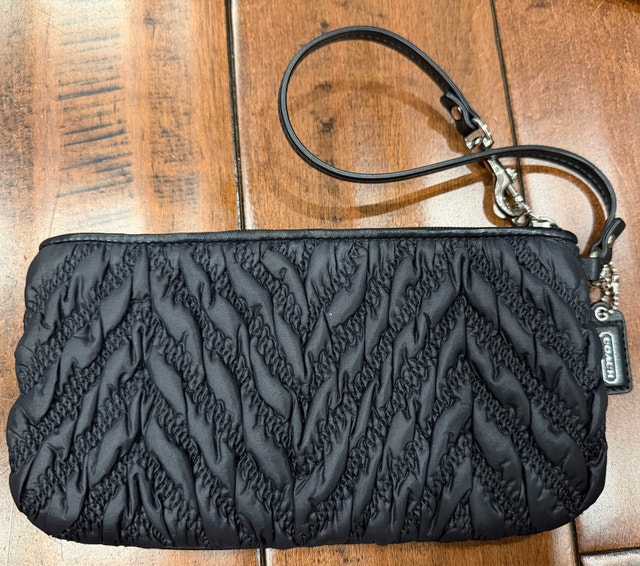 Coach Quilted Wristlet - photo 4