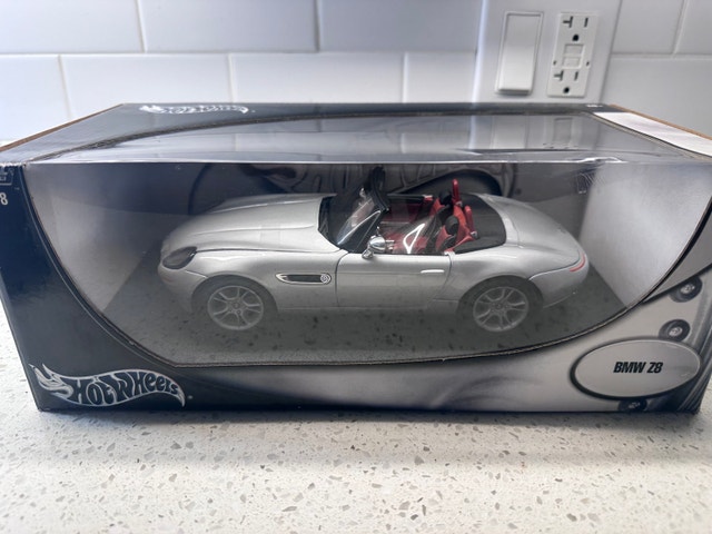 Hot Wheels BMW Z8 1:18 Scale Collectable Model Car