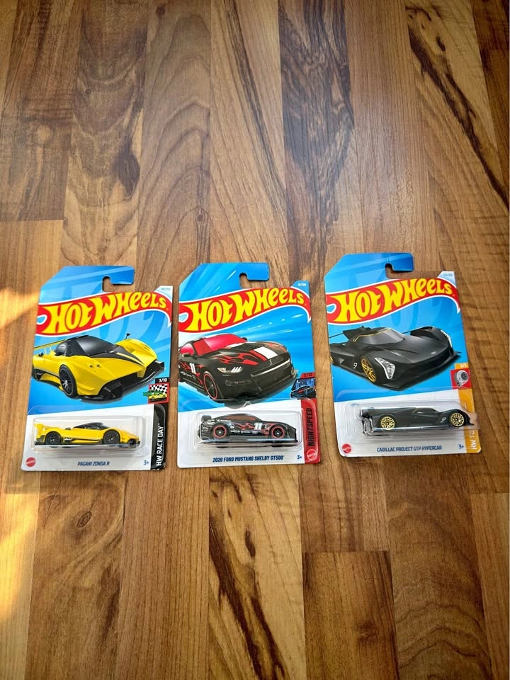 Hot Wheels Pagani Zonda R, Mustang Shelby GT500, Cadillac GTP