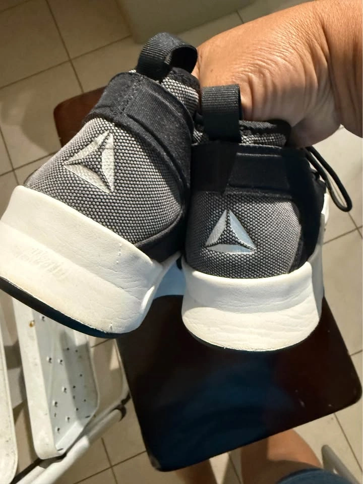 Reebok Sneakers - women’s 9.5 - photo 5