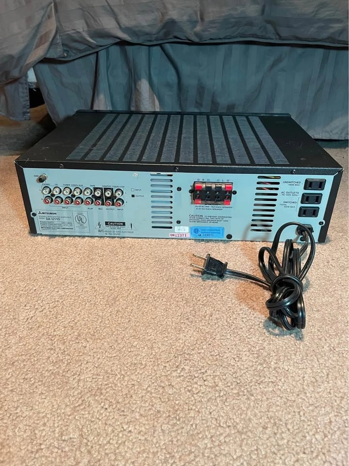 3 piece Mitsubishi Stereo w amp double tape graphic equalizer - photo 4