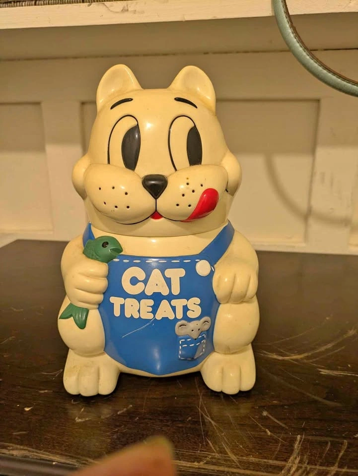 Vintage cat treat holder