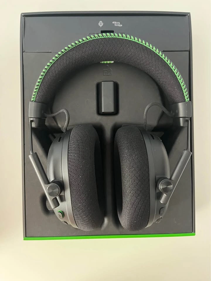 Razer BlackShark V3 Pro Wireless Xbox Headset - photo 2