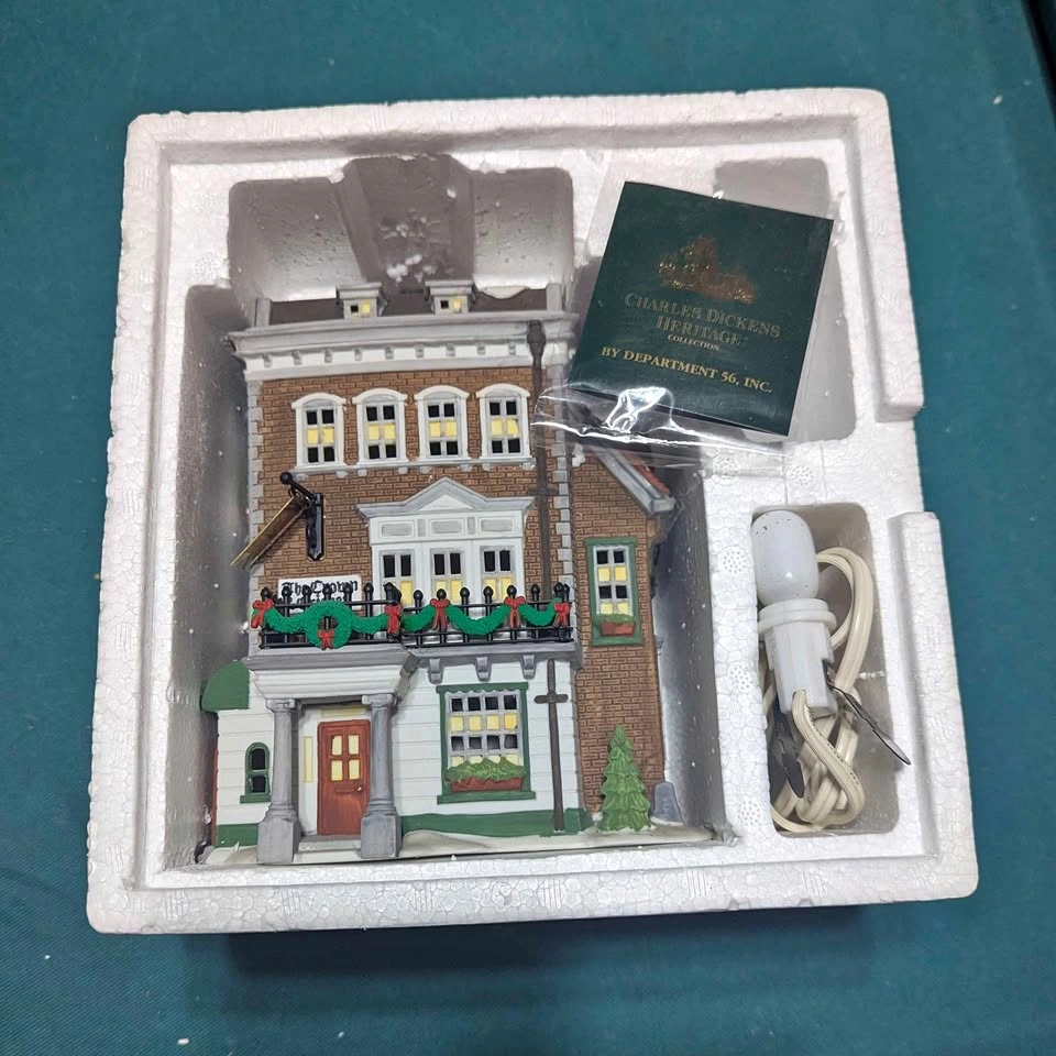 Department 56 - Dickens' Village Series, Charles Dickens Heritag