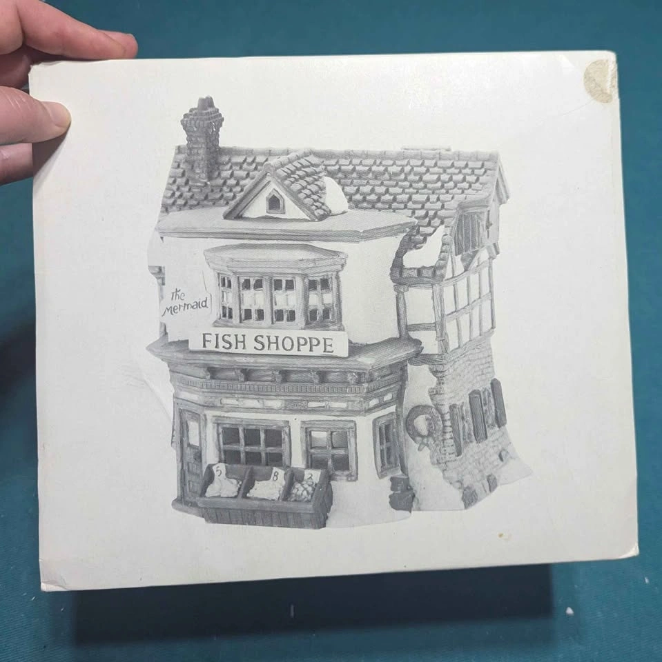 Department 56 - Dickens' Village Series - The Mermaid Fish Shopp - photo 3